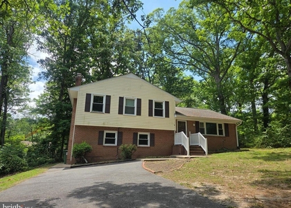104 Crutchfield Circle - Photo 1