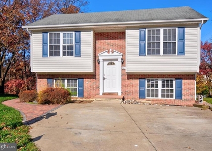 121 Deer Hill Court - Photo 1