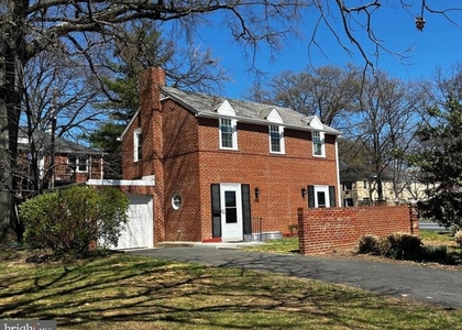 4401 Arlington Boulevard - Photo 1