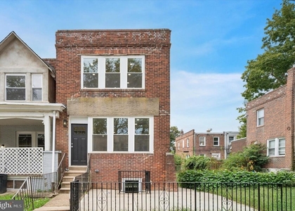 2534 S 61st Street - Photo 1