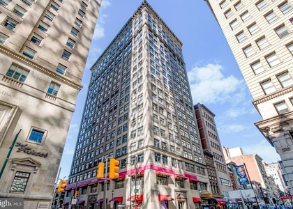 1500 Chestnut Street - Photo 1