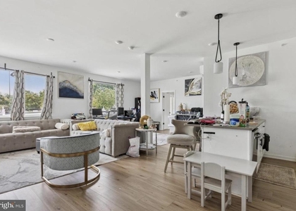 22 E Rittenhouse Street - Photo 1