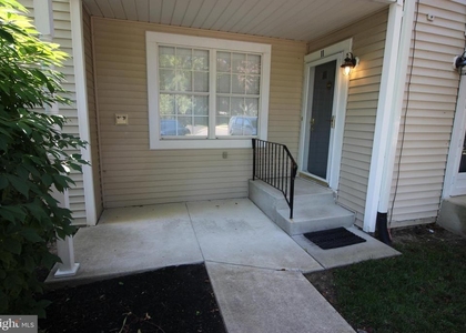 11 Belmont Station - Photo 1