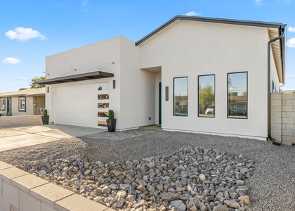 2009 E Don Carlos Avenue - Photo 1