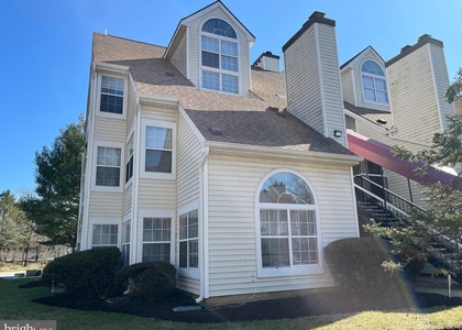 1005 Summerglenn Court - Photo 1