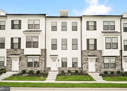 450 Herringbone Way - Photo 1