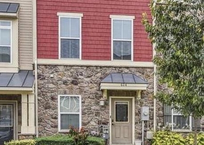 624 Ravenwood Drive - Photo 1