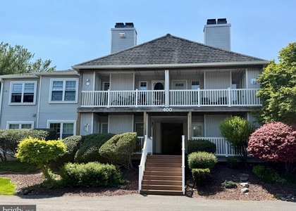 401 Waters Edge Drive - Photo 1