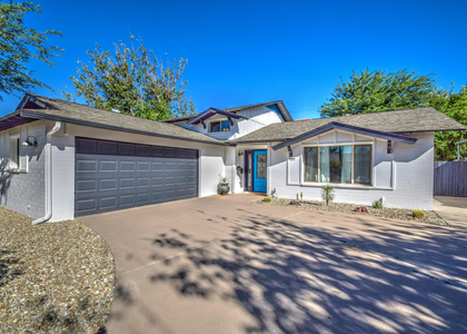 8420 E Keim Drive - Photo 1