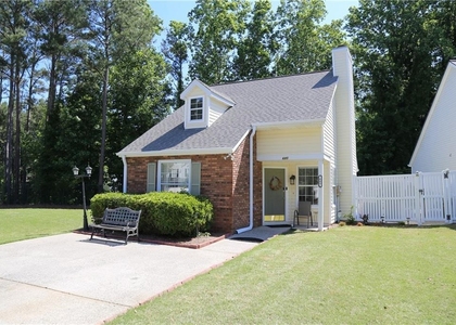 685 Crossbridge Alley - Photo 1
