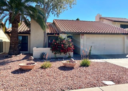 405 E Marigold Lane - Photo 1
