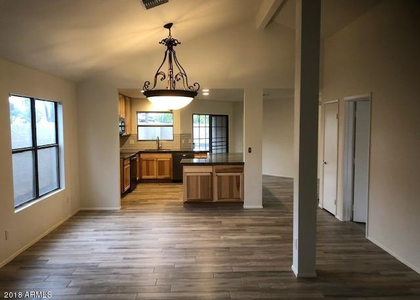 4326 E Bannock Street - Photo 1