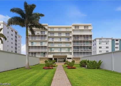 1977 Gulf Shore Boulevard N - Photo 1