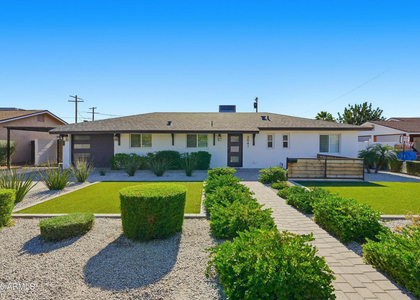 3041 E Elm Street - Photo 1