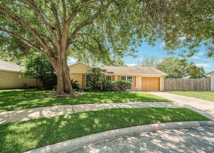 1006 Melford Avenue - Photo 1