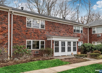 121 Regency - Photo 1