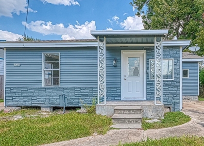 6715 Victoria Street - Photo 1