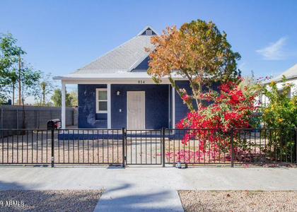 814 S 1st Avenue - Photo 1