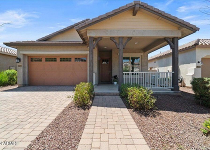 20579 W Edgemont Avenue - Photo 1