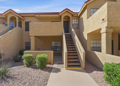 1126 W Elliot Road - Photo 1