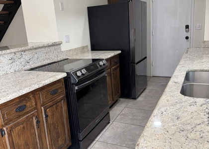 10420 N 11th Street - Photo 1