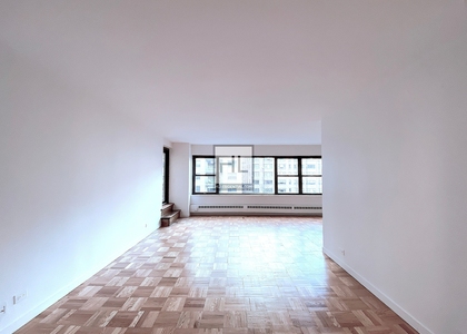 East 55th Street - Photo 1