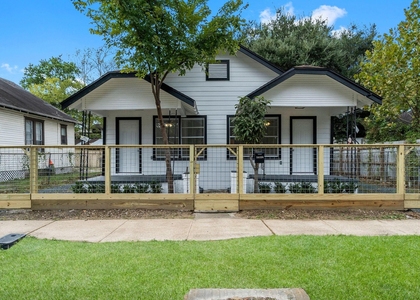 1615 1/2 Mckee Street - Photo 1