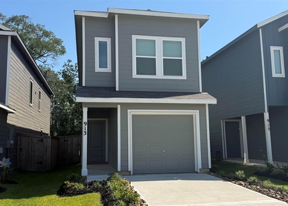 913 Pertuso Lane - Photo 1