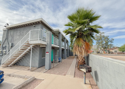 909 E Roosevelt Street - Photo 1