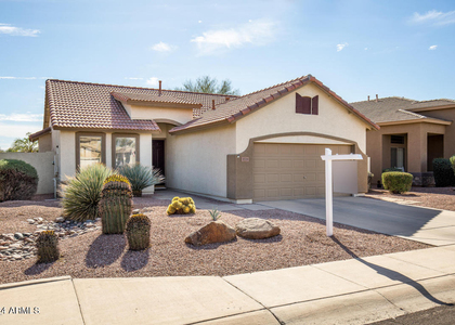 3725 E Meadowview Drive - Photo 1