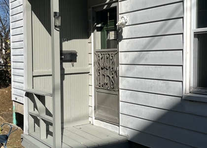 109 1/2 Oak Avenue - Photo 1