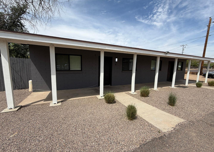 1027 E Dunlap Avenue - Photo 1