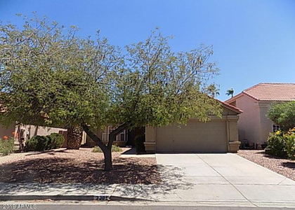 3305 E Wildwood Drive - Photo 1