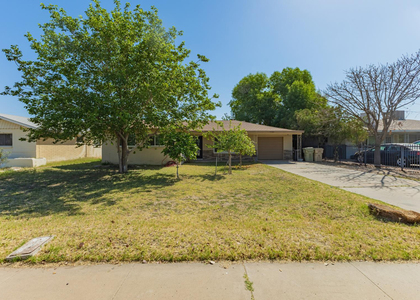 7733 N 60th Avenue - Photo 1
