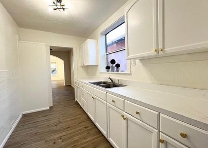 938 E 12th Street - Photo 1