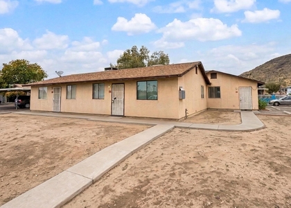 1702 W Shangri La Road - Photo 1