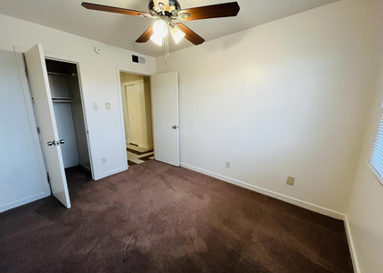 5041 N 40th Avenue - Photo 1