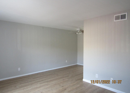 260 W 8th Avenue - Photo 1