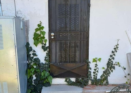 936 E 8th Street - Photo 1