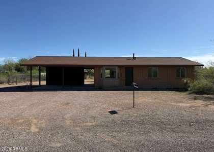 3105 E 14th Street - Photo 1