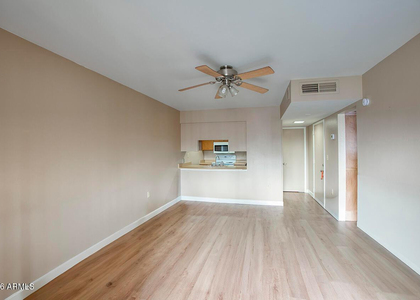 3033 E Devonshire Avenue - Photo 1
