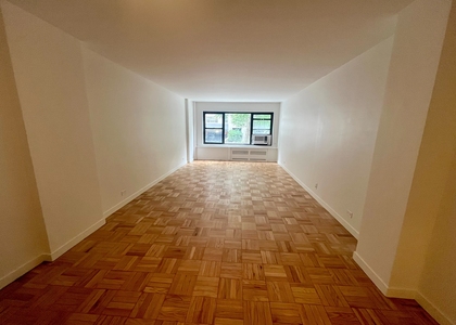 412 East 55th Street - Photo 1