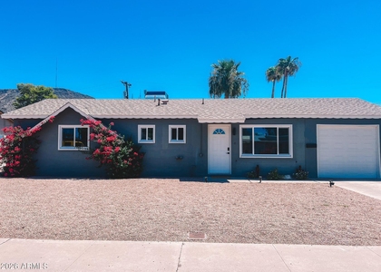 11607 N 21st Avenue - Photo 1