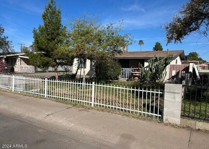 7718 W Whitton Avenue - Photo 1