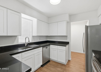 231 N Robson Street - Photo 1