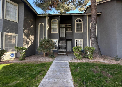255 S Kyrene Road - Photo 1