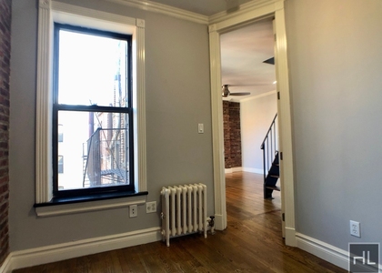 Mott Street - Photo 1