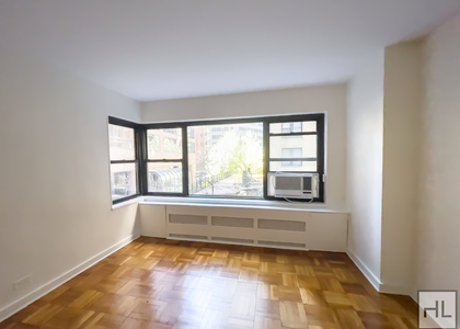 East 55 Street - Photo 1