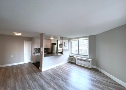 Second Avenue - Photo 1