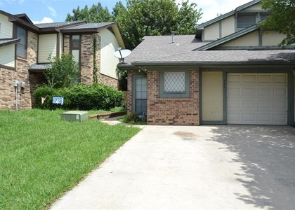404 Benjamin Street - Photo 1